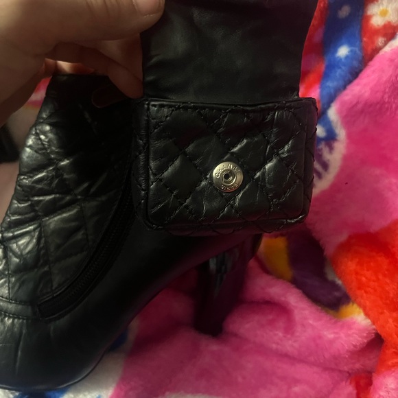 Vintage Chanel handbag on bootie RARE - Picture 6 of 16